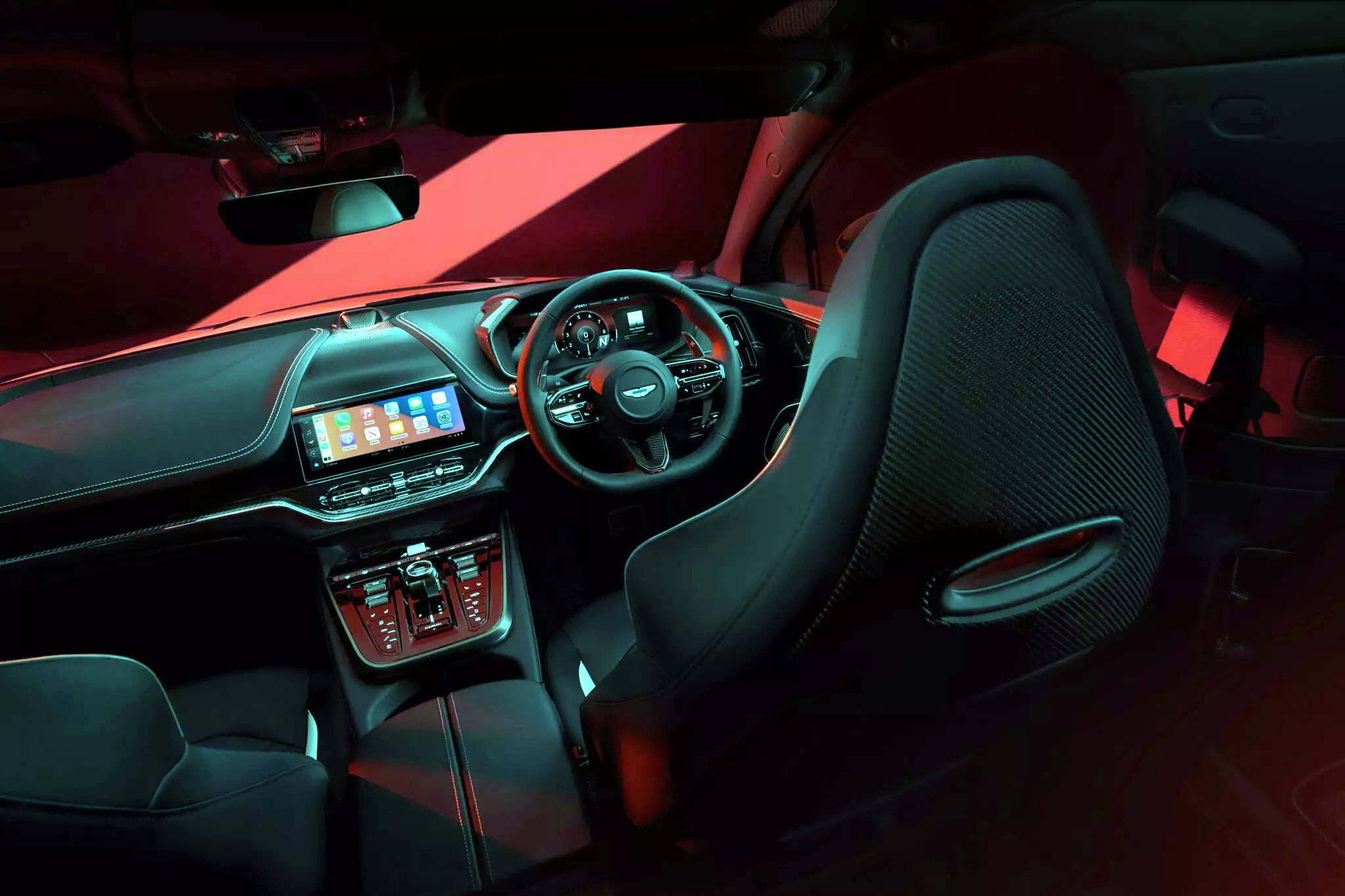 阿斯顿马丁逆转雷诺车队，诺里斯关键制胜