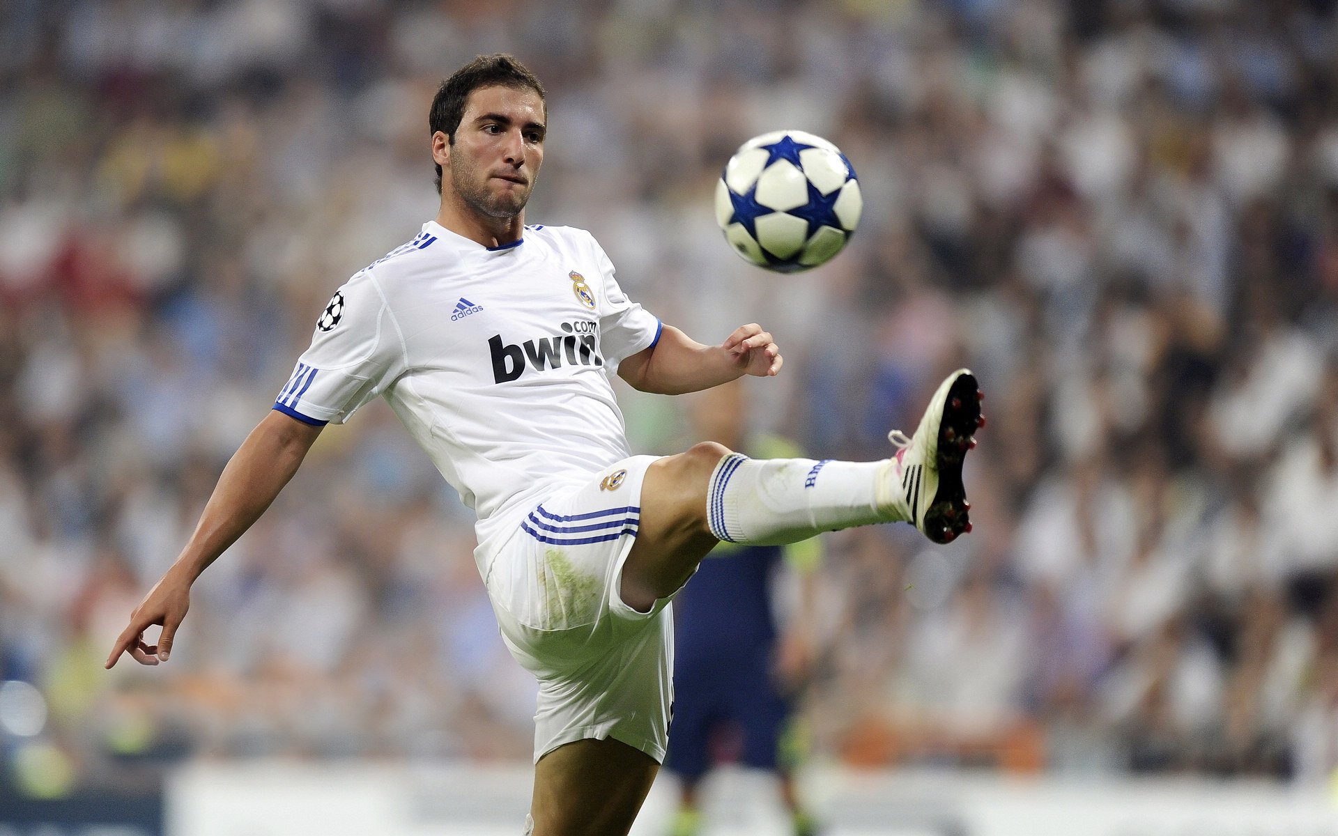 罗德里戈一锤定音，皇家社会客场驯服苏格兰铁骑